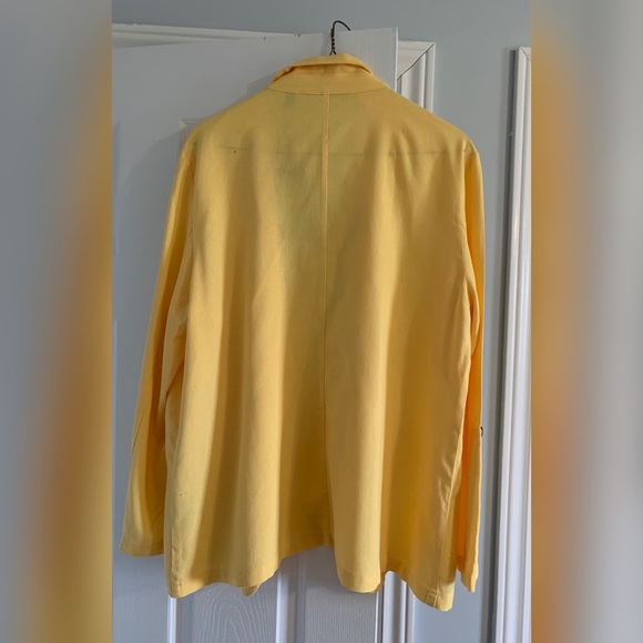 Gorgeous banana cream colour loose linen jacket/blazer - Picture 2 of 5